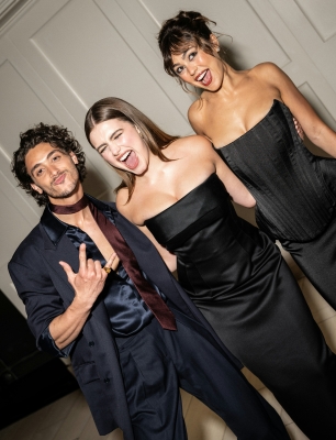 HQ
